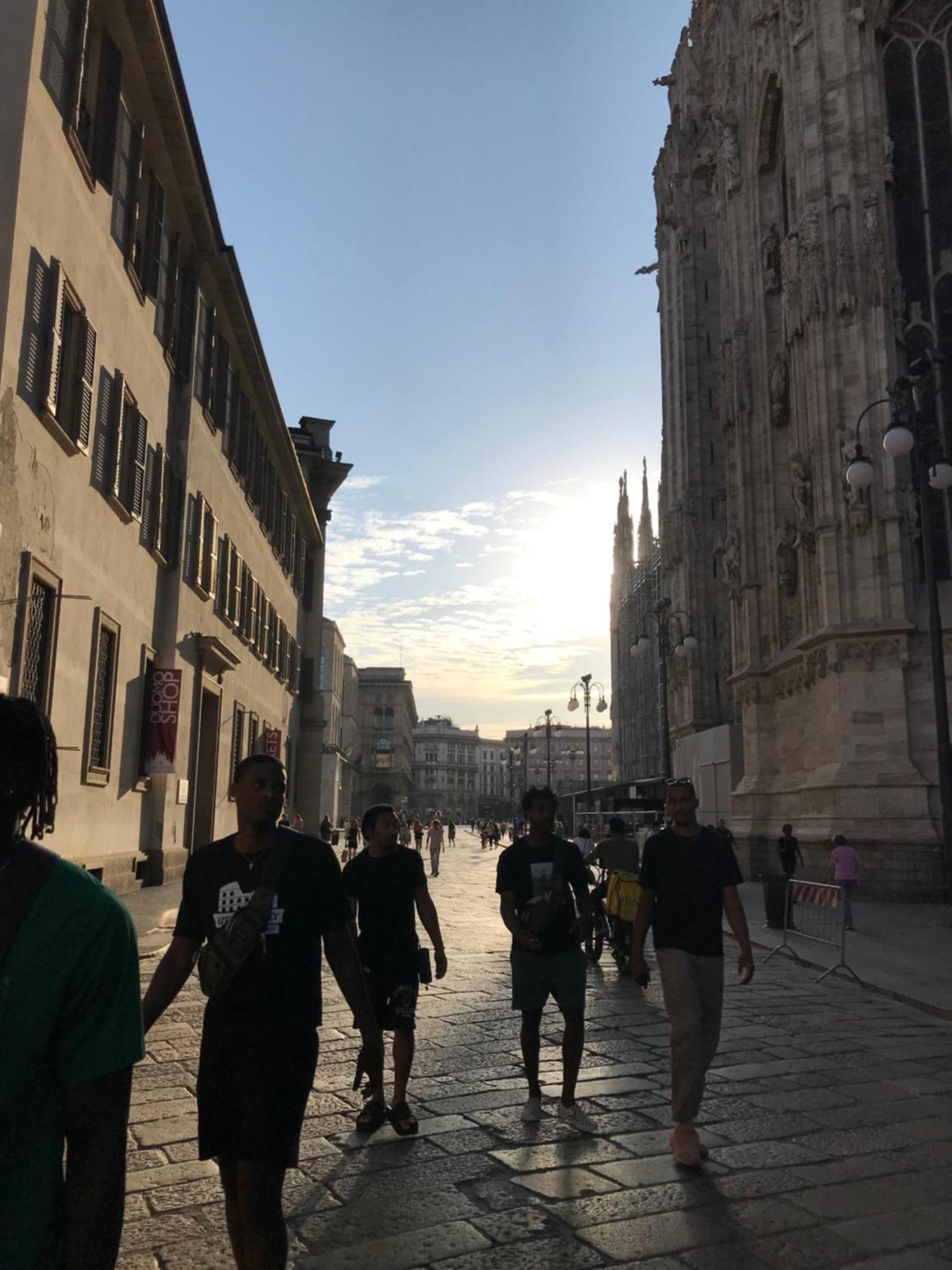 Free 30 Minutes Preemptive Cognitive Disconnect Therapy Price Location Real Duomo Palace Mini Suite Milan Exterior photo