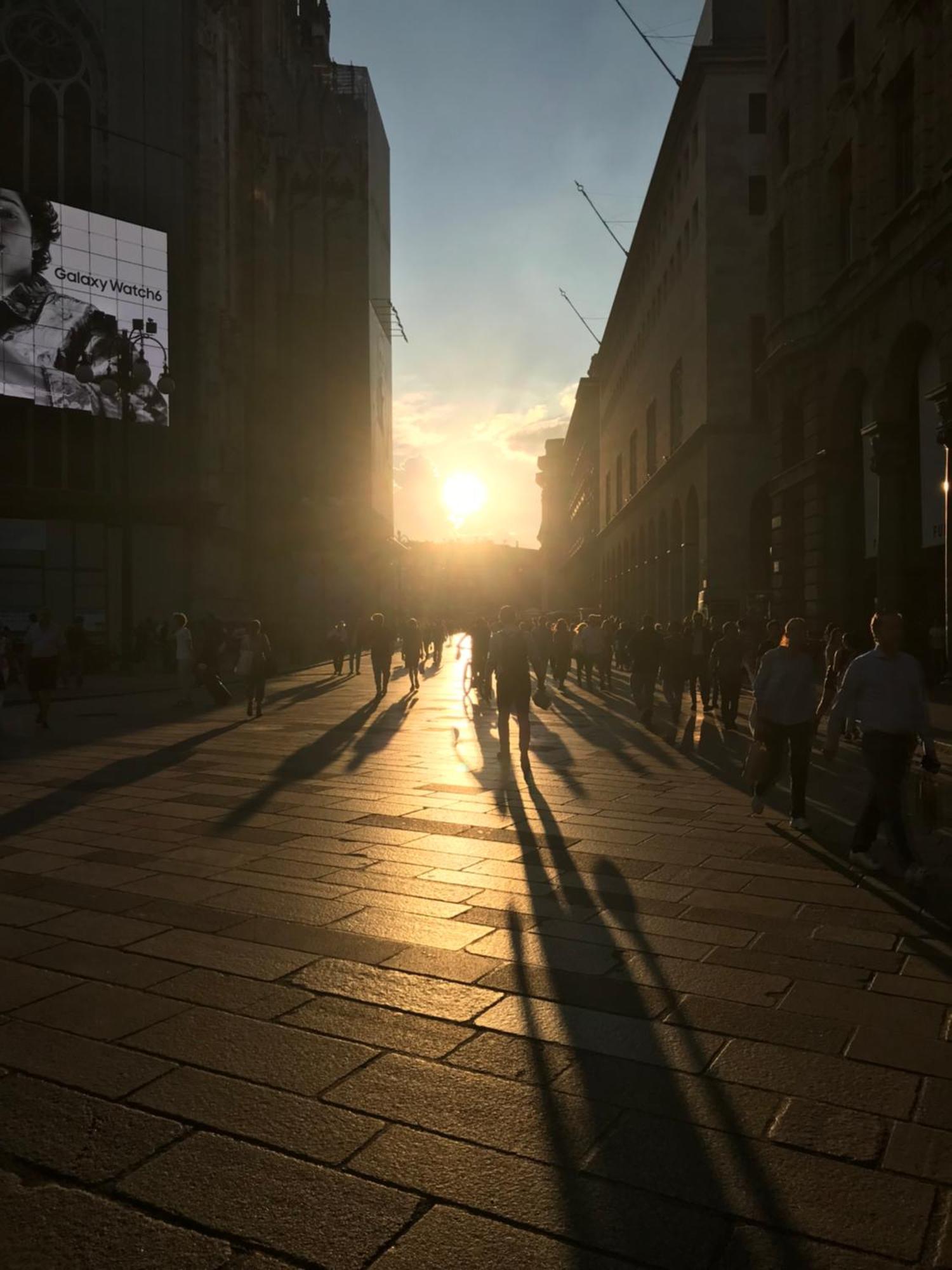 Free 30 Minutes Preemptive Cognitive Disconnect Therapy Price Location Real Duomo Palace Mini Suite Milan Exterior photo